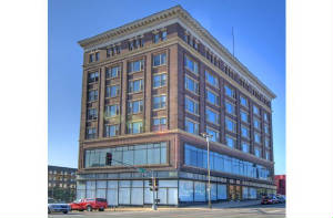 68102/Union_plaza_Apartments.jpg