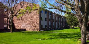 68114/Orchard_Village_Apartments_Omaha_NE.jpg