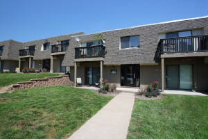 68124/Park_On_Center_Apartments_Omaha_NE.jpg