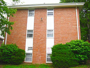 68132/Izard_Manor_Apartments.jpg